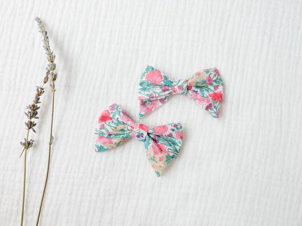 英國LIBERTY FABRICS兒童手工蝴蝶結波波髮夾(一組2入)-五月花田|Liberty Fabrics Kids Bow Hair Clips (Set of 2)-Florence May