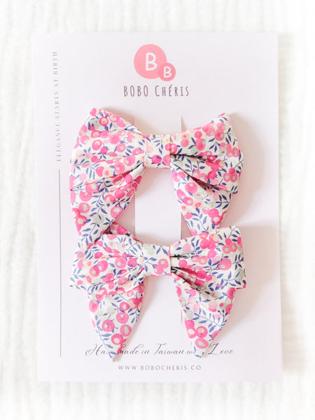英國LIBERTY FABRICS兒童手工蝴蝶結波波髮夾(一組2入) - 粉紅果實|Liberty Fabrics Kids Bow Hair Clips (Set of 2) - Wiltshire Bud