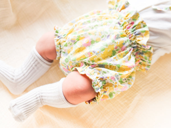 BOBO CHÉRIS 波波雪莉 英國LIBERTY有機棉歐式荷葉邊寶寶包屁褲|Liberty Print Organic Cotton Ruffled Poppy Baby Bloomer