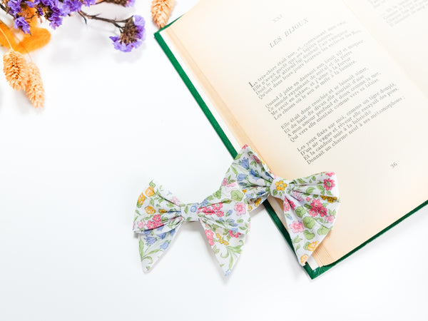 英國LIBERTY FABRICS兒童手工蝴蝶結波波髮夾(一組2入)-莉莉貝｜Liberty Fabrics Kids Bow Hair Clips (Set of 2)-Lilibet