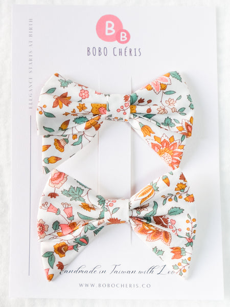 英國LIBERTY FABRICS兒童手工蝴蝶結波波髮夾(一組2入)-優雅艾蜜莉｜Liberty Fabrics Kids Bow Hair Clips (Set of 2)-Grace Emily Bell