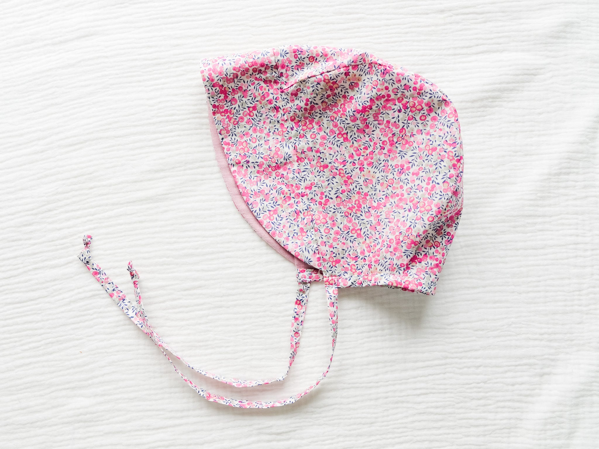 英國LIBERTY FABRICS歐式復古印花雙面穿戴嬰兒遮陽帽 - Wiltshire Bud｜LIBERTY FABRICS Reversible Vintage Baby Bonnet - Wiltshire Bud