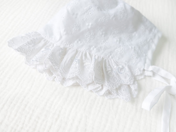 BOBO CHÉRIS 波波雪莉 法式復古純白刺繡蕾絲手工嬰兒帽｜Vintage Style French Embroidered Lace Baby Bonnet Pure White