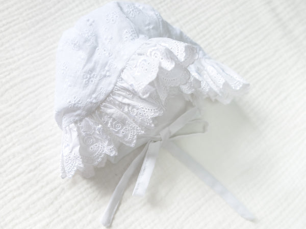 BOBO CHÉRIS 波波雪莉 法式復古純白刺繡蕾絲手工嬰兒帽｜Vintage Style French Embroidered Lace Baby Bonnet Pure White