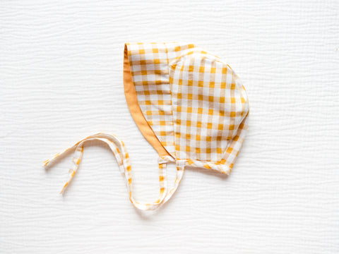 BOBO CHÉRIS 歐式復古雙面穿戴手工嬰兒遮陽帽 - 經典黃格紋｜Reversible Vintage Baby Bonnet - Yellow Gingham