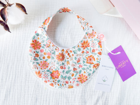 英國LIBERTY FABRICS法式有機棉寶寶圍兜(Grace Emily Bell 優雅艾蜜莉) | LIBERTY FABRICS Baby's Organic Cotton Reversible Bib with Lace Trim (Liberty Grace Emily Bell)