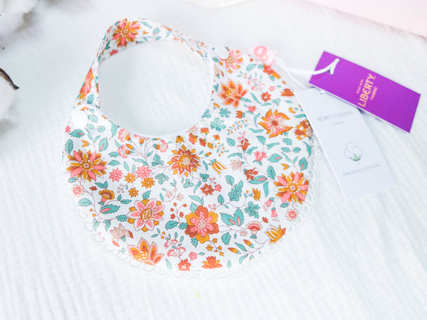 英國LIBERTY FABRICS法式有機棉寶寶圍兜(Grace Emily Bell 優雅艾蜜莉) | LIBERTY FABRICS Baby's Organic Cotton Reversible Bib with Lace Trim (Liberty Grace Emily Bell)