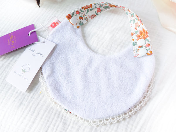 英國LIBERTY FABRICS法式有機棉寶寶圍兜(Grace Emily Bell 優雅艾蜜莉) | LIBERTY FABRICS Baby's Organic Cotton Reversible Bib with Lace Trim (Liberty Grace Emily Bell)