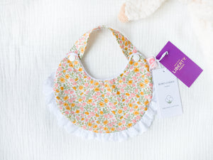 Freja Daisy弗蕾雅花園英國LIBERTY FABRICS法式有機棉寶寶圍兜(Freja Daisy弗蕾雅花園) | LIBERTY FABRICS Baby's Organic Cotton Reversible Bib with Lace Trim (Liberty Freja Daisy)