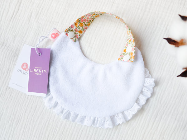 英國LIBERTY FABRICS法式有機棉寶寶圍兜(Freja Daisy弗蕾雅花園) | LIBERTY FABRICS Baby's Organic Cotton Reversible Bib with Lace Trim (Liberty Freja Daisy)